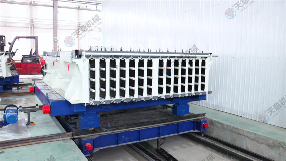 墙板机可生产多类型轻质隔墙板丨天生赢家凯发一触即发隔墙板设备介绍